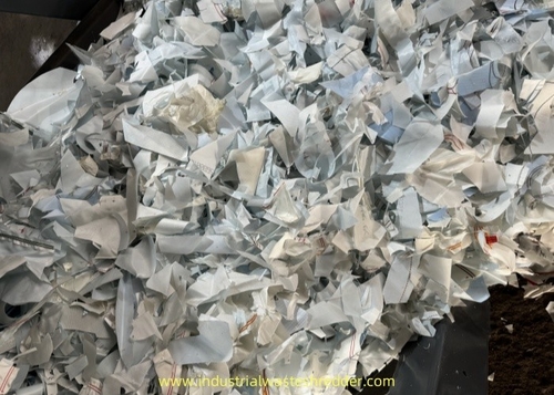 के बारे में नवीनतम कंपनी समाचार नायलॉन एयर बैग कपड़े क्रशर PA6 & PA66 Shredder बड़े क्षमता के साथ रोटरी ब्लेड मिल